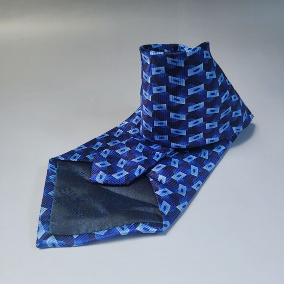 Bijoux Terner genuine silk tie blue geometric wave pattern 60in long 4in wide - Picture 6 of 8
